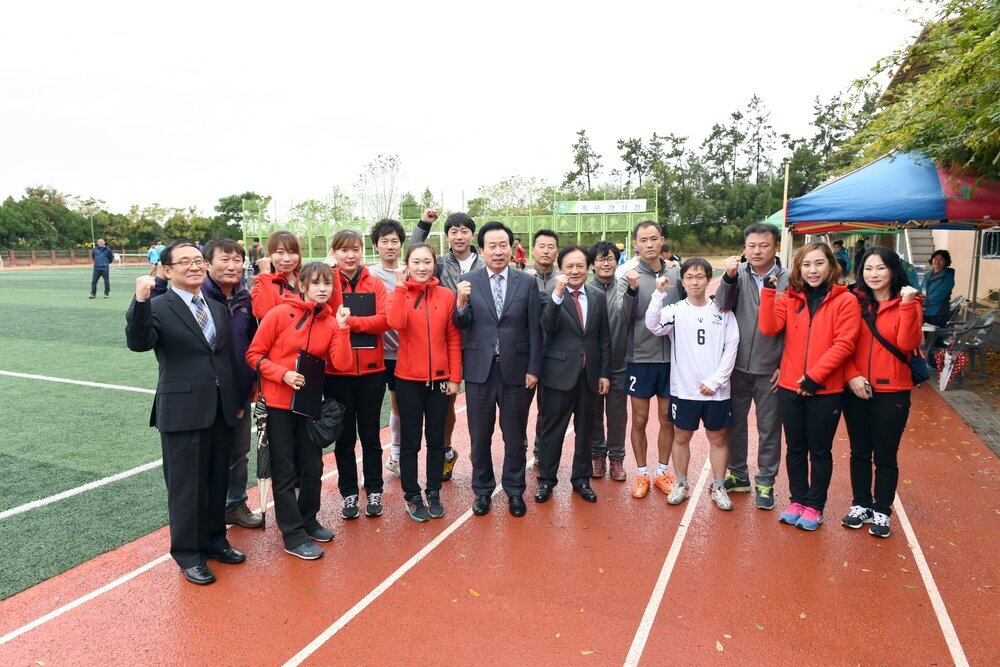 도민생활체육대축전격려방문12(2015,10,17,무안현경중).jpg