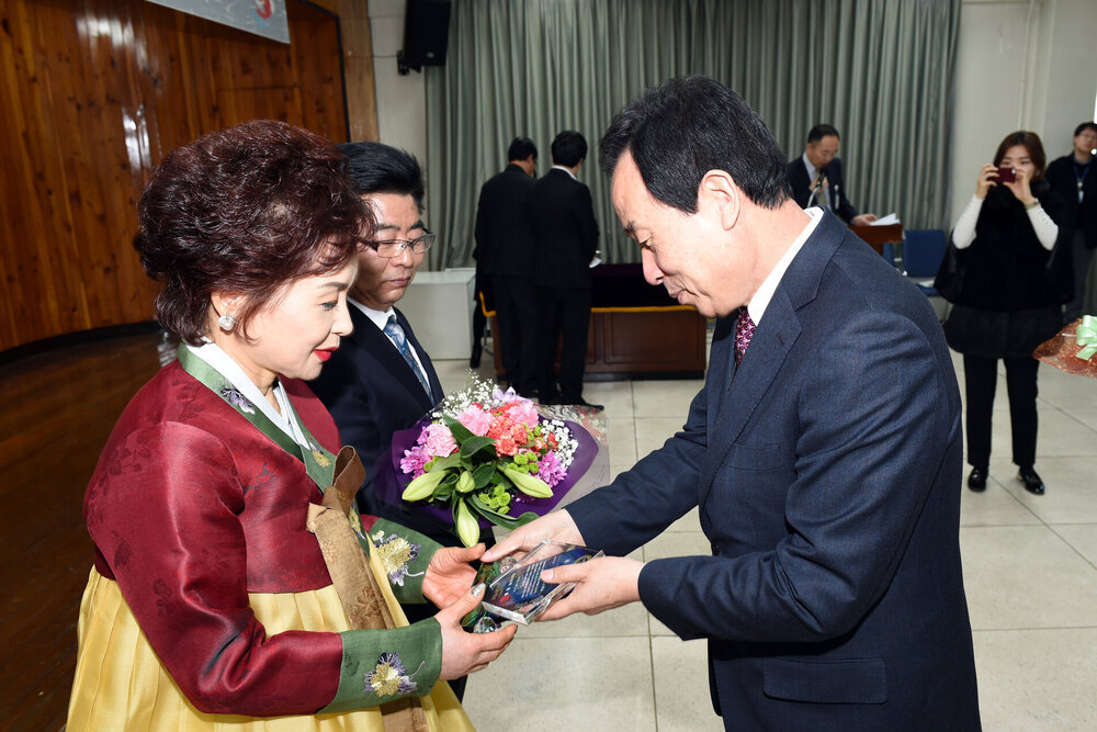 2015하반기정퇴직공무원정부포상전수식25(2015,12,29,회의실).jpg
