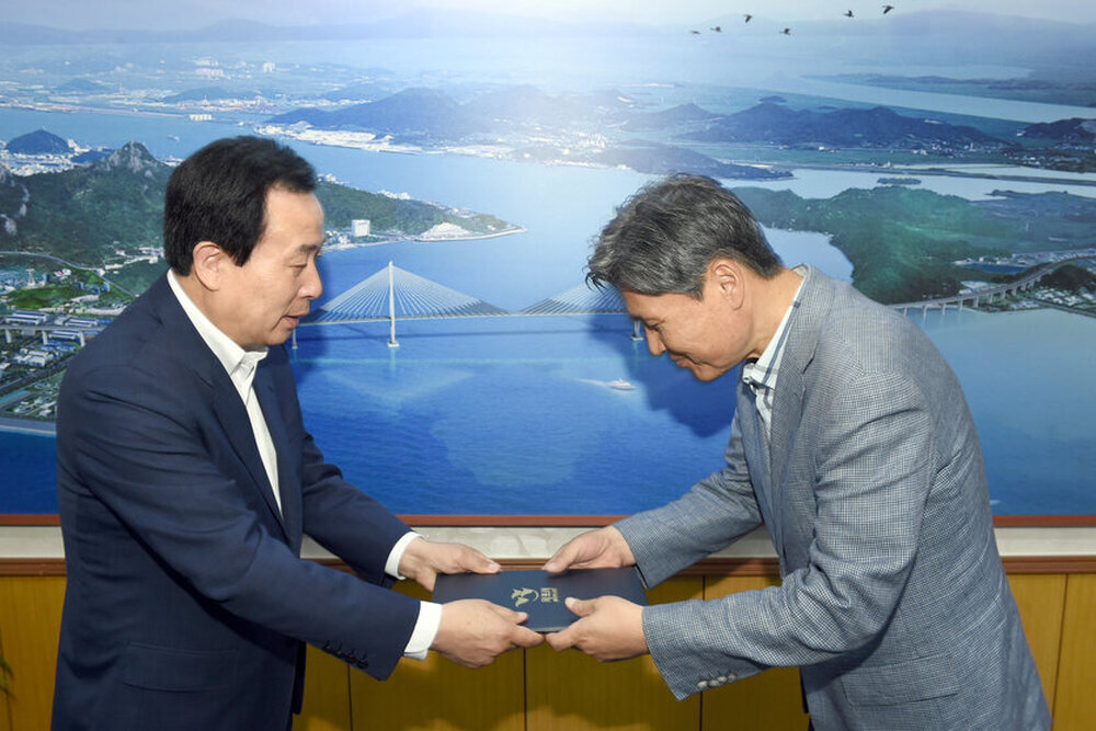 2030도시기본계획전문가자문단위촉장수여01(2016,6,28,시장실).jpg