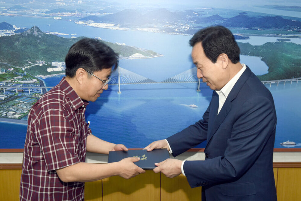 2030도시기본계획전문가자문단위촉장수여09(2016,6,28,시장실).jpg