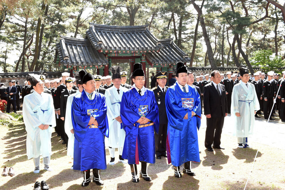 이충무공탄신제472주년기념제전식05(2017,4,28,고하도모충각).jpg