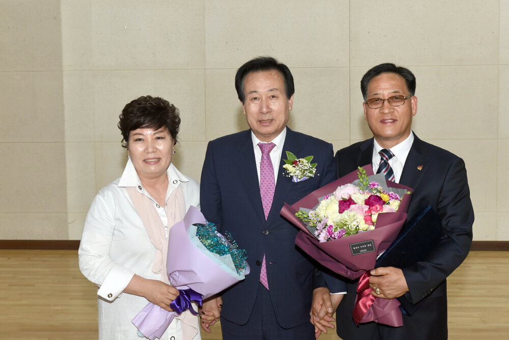 목포백년회효행상시상식16(2017,5,26,오거리문화센터).jpg