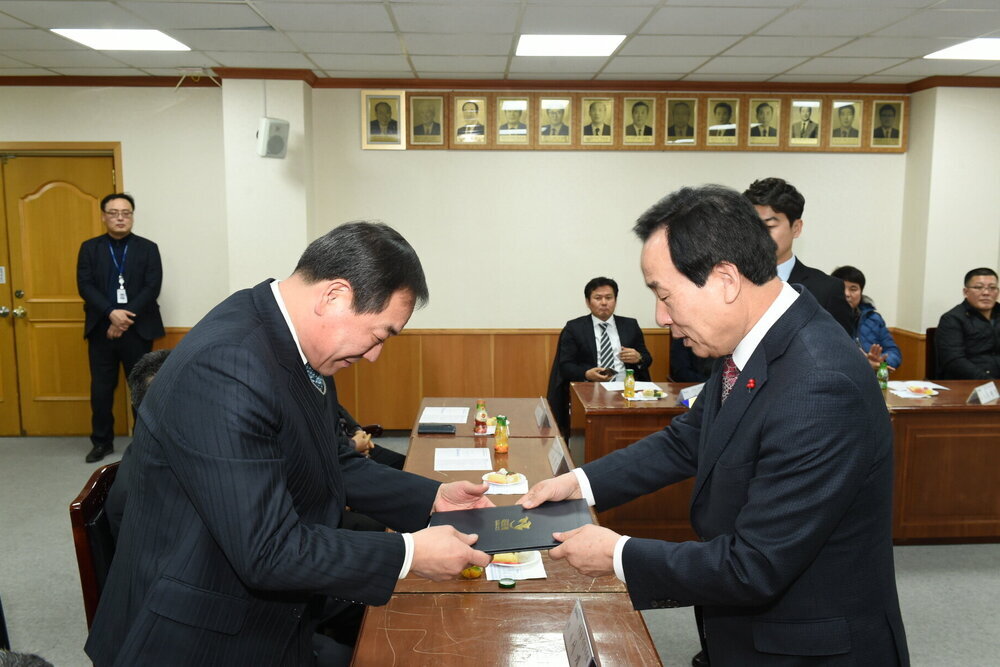 박홍률 목포시장 위촉장 전달.