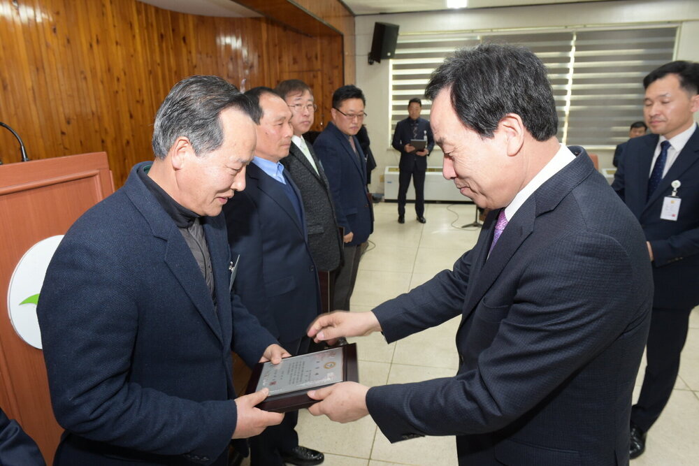 박홍률 목포시장 시정유공자 시상.