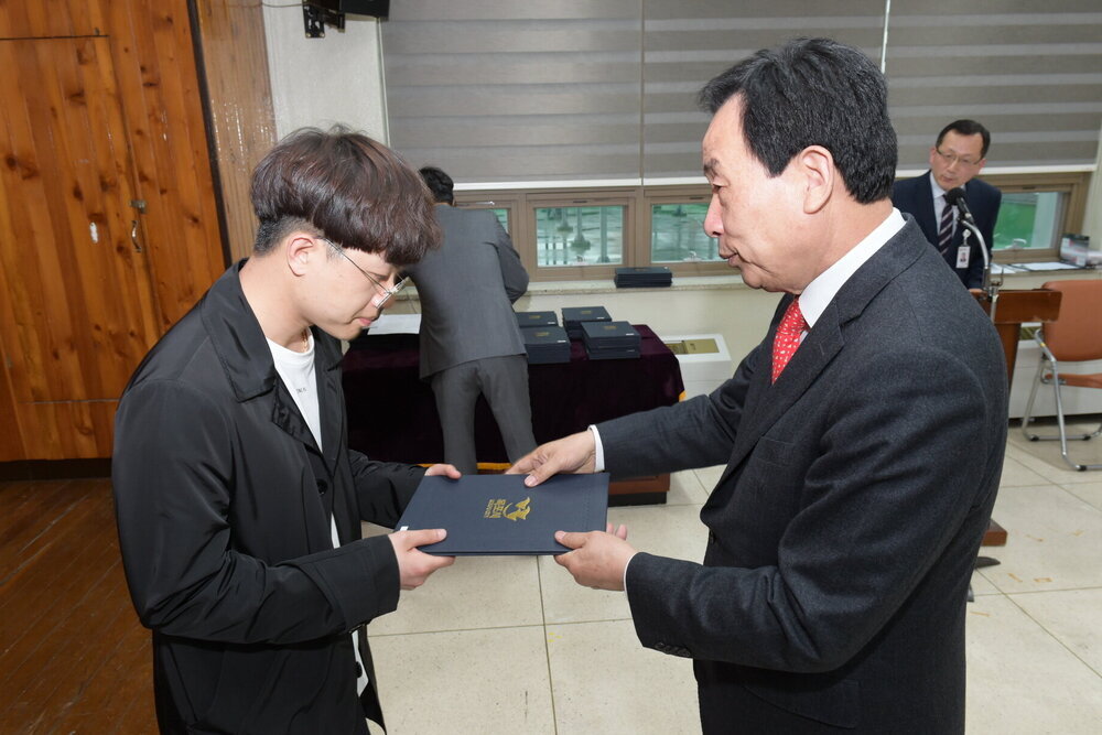 박홍률 목포시장 위촉장 수여.