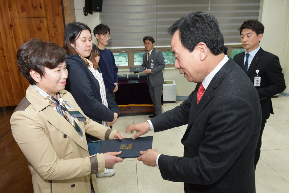 박홍률 목포시장 위촉장 수여.